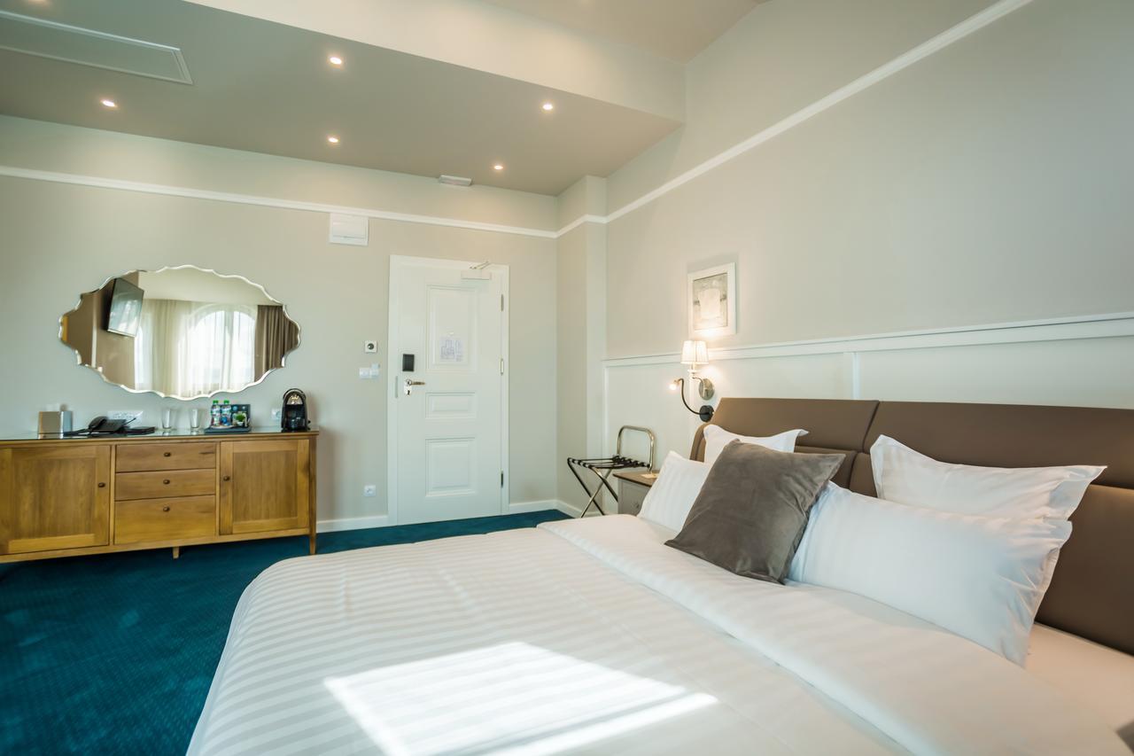 Hotel Residence Promenade Μπουργκάς Εξωτερικό φωτογραφία A room at the hotel