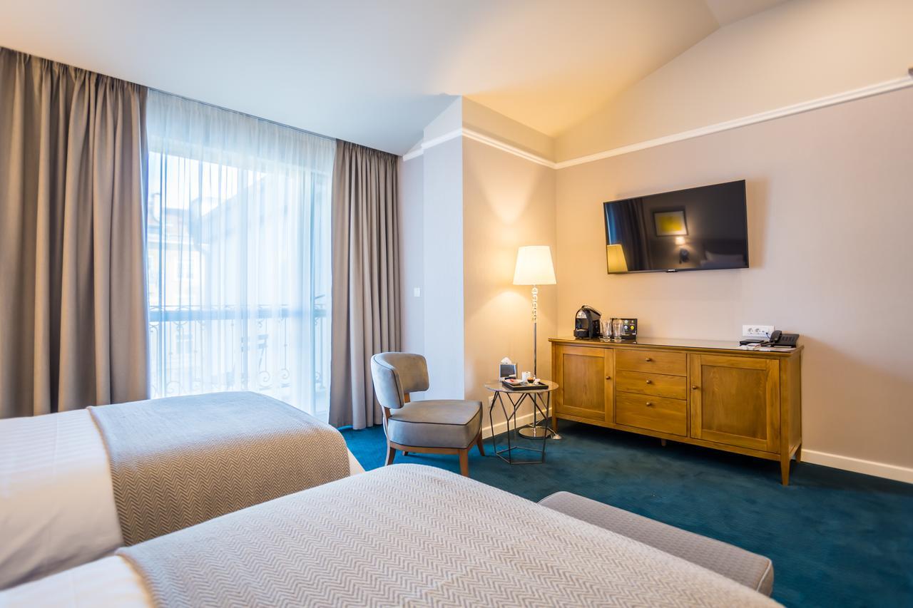 Hotel Residence Promenade Μπουργκάς Εξωτερικό φωτογραφία A room at the hotel